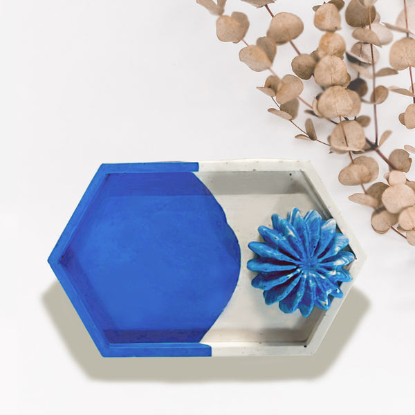 ReStory Eco-resin trinket and candle tray organiser - hexagon shape with a cactus